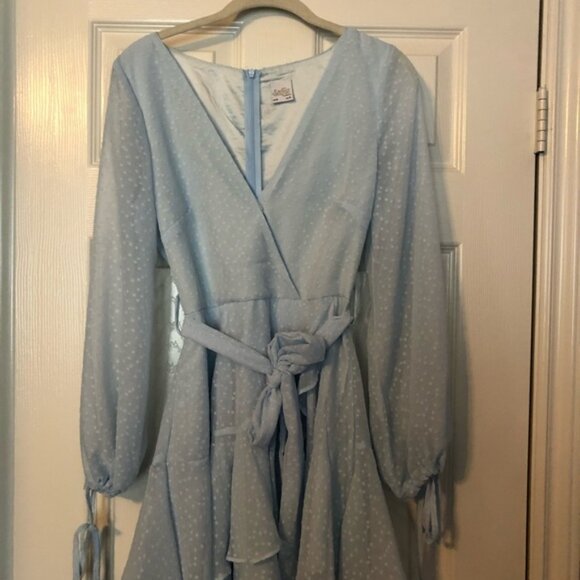 Light Blue Selfie Leslie dress - Picture 2 of 5